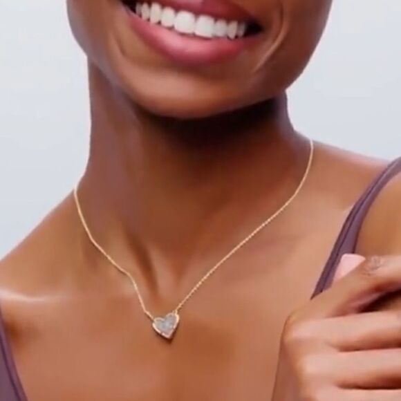 New Kendra Scott Ari Heart Pendant Necklace - Picture 3 of 9